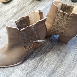 Aquatalia Size 8 Boots Womens